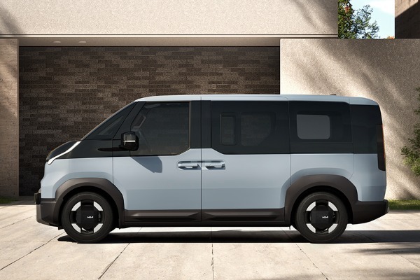 Kia PBVジャパン（韓国・起亜）がBEVミニバン＆カーゴを携えて日本で販売を開始した
