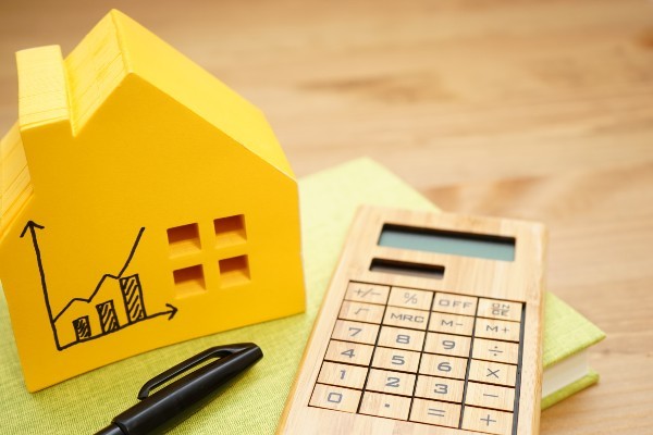 ワンルームマンション投資の利回りはどれくらい?目安と注意点を解説