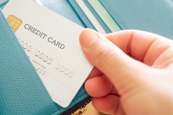 見逃しがちなクレジットカードの付帯保険。内容と使い方を理解して有効活用を！