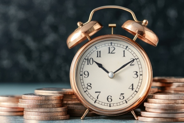 「S&P500なら安心」は本当か。10年後の株価予想と、富裕層が実践する“株式以外”の分散投資