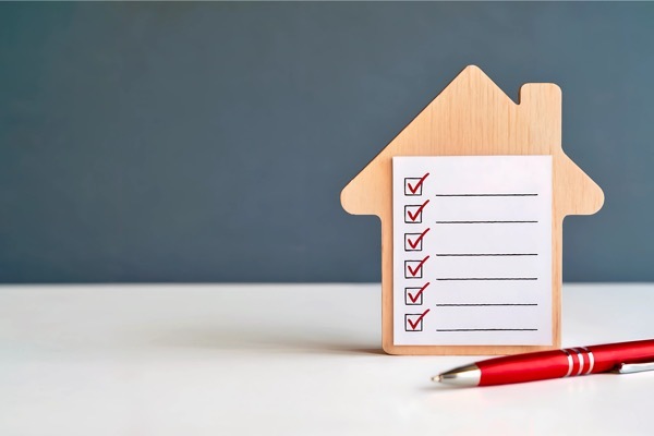 不動産投資で「戸建て」は正解か？高利回りの裏にある「修繕リスク」と会社員のための賢い運用術