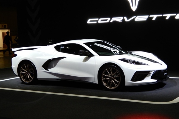 GMが東京オートサロン2026でシボレー・コルベットZ06の改良モデルを日本初公開