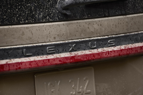 米国レクサスが次期型GXのティーザー画像を公開