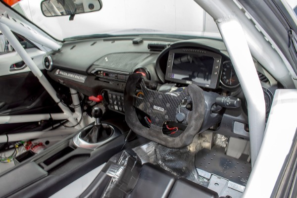 マツダが【S耐DNA】を公道にリリース。MSRロードスター&12Rが示す次世代スポーツカー像