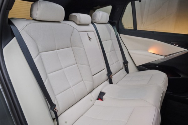 第5世代の新型BMWが本年8月に生産開始。パワートレインには48Vマイルドハイブリッド技術を採用したガソリンおよびディーゼルモデル、プラグインハイブリッドモデル、BEVモデルを設定