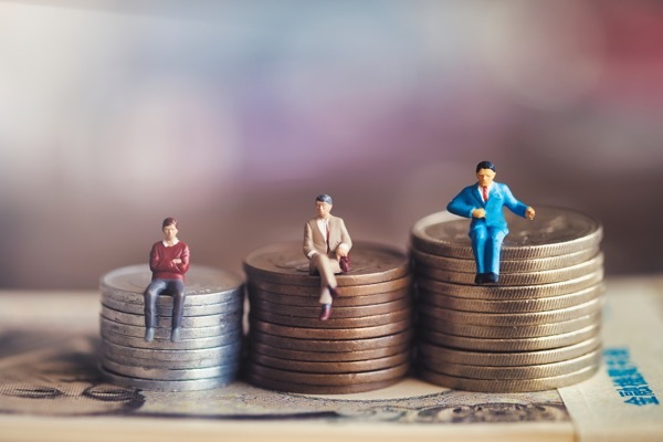 サイドFIREに必要な資金はいくら？3000万円？2000万？年代・生活費別のシミュレーション＆計算方法