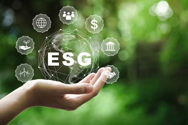 ESG投資とは？ ESGの意味から具体的な投資方法までわかりやすく解説