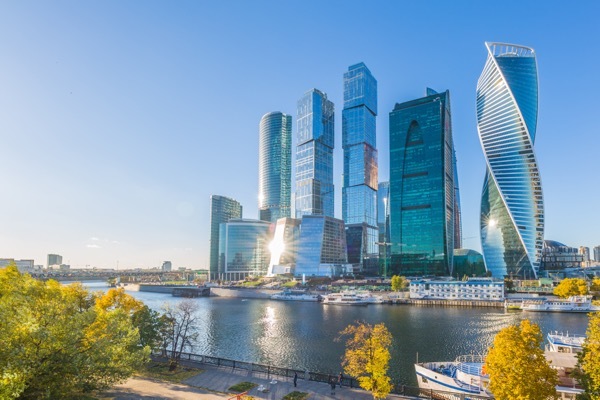 ロシアから事業撤退が相次ぐも、「稼げる」市場への期待も残る