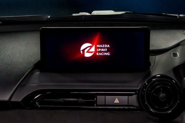 マツダが【S耐DNA】を公道にリリース。MSRロードスター&12Rが示す次世代スポーツカー像