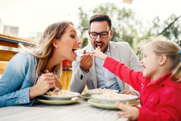 外食が多い,家計,負担,消費税増税