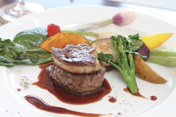 【ニッポンの優食 富士宮編】地元名産ブランド豚”LYB豚(ルイビブタ)”を求めてトヨタ・クラウン・エステートで富士山麓ドライブ