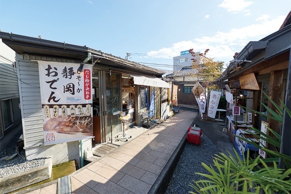 【ニッポンの優食 富士宮編】地元名産ブランド豚”LYB豚(ルイビブタ)”を求めてトヨタ・クラウン・エステートで富士山麓ドライブ