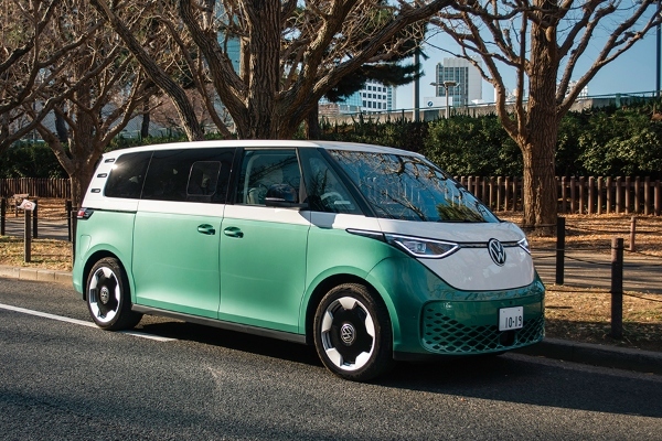 【人とクルマの物語】“VWにアメリカ西海岸を感じる”カーセンサー統括編集長、西村泰宏氏が自然体で楽しむID.BUZZとのファミリーライフ