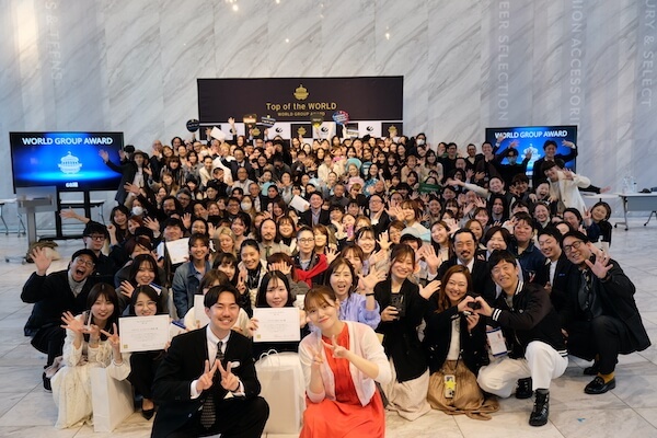 ワールドが年に一度の表彰式「ワールド グループ アワード」開催　優秀店舗や個人を表彰　ランウェイには又吉直樹も登場