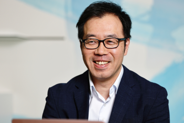 平山 智隆氏