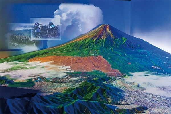 【ニッポンの優食 富士宮編】地元名産ブランド豚”LYB豚(ルイビブタ)”を求めてトヨタ・クラウン・エステートで富士山麓ドライブ