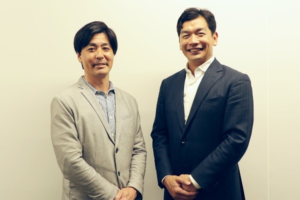 日本マリタイムバンク株式会社 代表取締役の昼田将司氏と、同社 CFOの片座雅志氏
