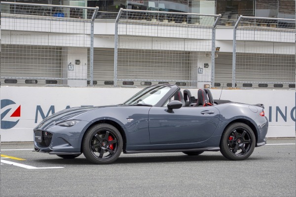 マツダが【S耐DNA】を公道にリリース。MSRロードスター&12Rが示す次世代スポーツカー像