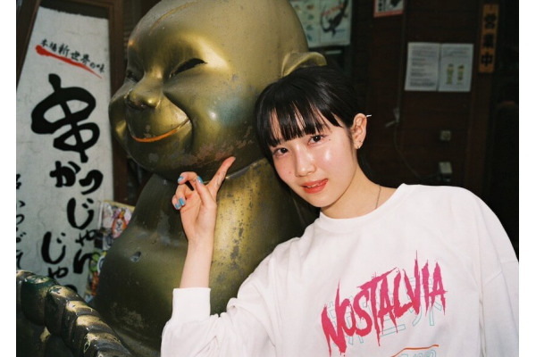 大阪・新世界の熱気をファッションに　フォトグラファーの新田桂一がキュレーターの「ノスタルヴィア」が新作を発売
