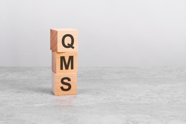 QMS（品質管理システム）とは？概要や3つの規格、重要視されている理由