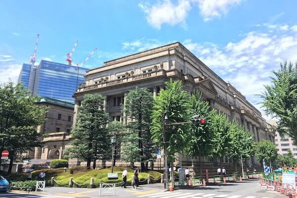 ファッション銘柄の行方は?日銀ETF「100年売却」で揺れる市場で押さえるべきポイント【いづも巳之助の一株コラム】