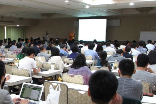 御井屋さんの講演にはたくさんの参加者が!(写真=筆者撮影)