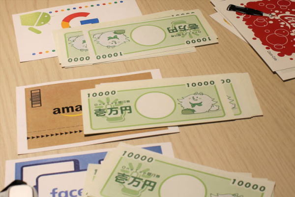 話を聞いていなくてスミマセン。メディアチームの「IT系3企業、集中投資」。(写真=筆者撮影)