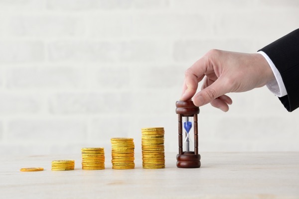 資産1,000万から2000万へ！達成スピードを加速させる「複利」と「レバレッジ」の黄金ルール