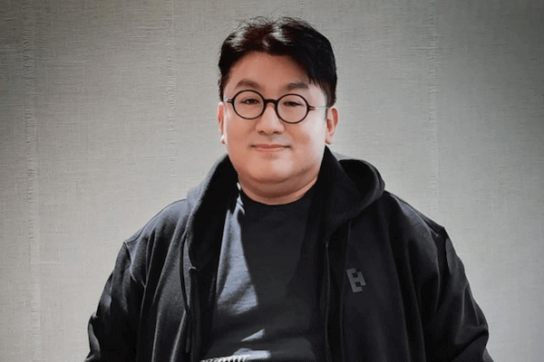 「K-POP帝国」の帝王に不正取引疑惑 BTSやENHYPENが所属するHYBE創業者を韓国当局が刑事告発