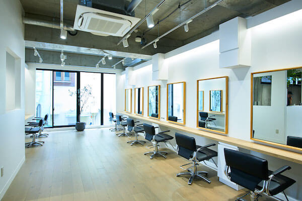 ヘアサロン「モッズ・ヘア」の第3四半期は最終利益がゼロ 今期決算は下方修正で役員報酬を減額