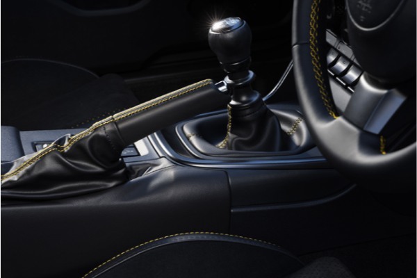 鮮やかなイエローのボディカラーで圧倒的な存在感を放つSUBARU BRZの限定モデル「STI Sport YELLOW EDITION」がデビュー