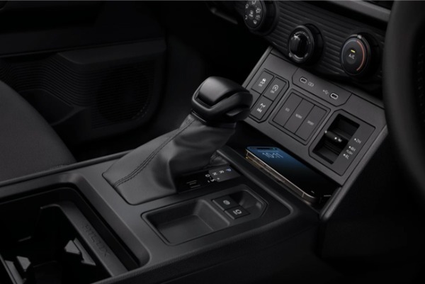 約10年ぶりに全面改良した新型トヨタ・ハイラックスがタイでワールドプレミア。日本市場にはディーゼルモデルを2026年年央に発売予定