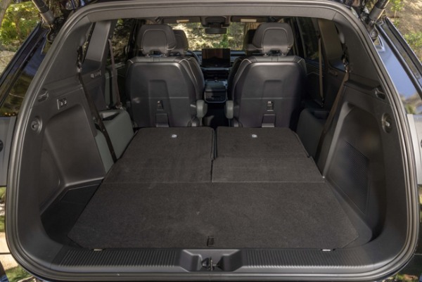 SUBARUがニューヨーク国際オートショー2026においてBEVモデルの新型3列シートSUV「ゲッタウェイ」を世界初公開