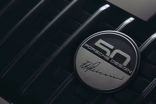 ポルシェデザインの創立50周年を記念した911タルガ4 GTSベースの特別仕様車が登場