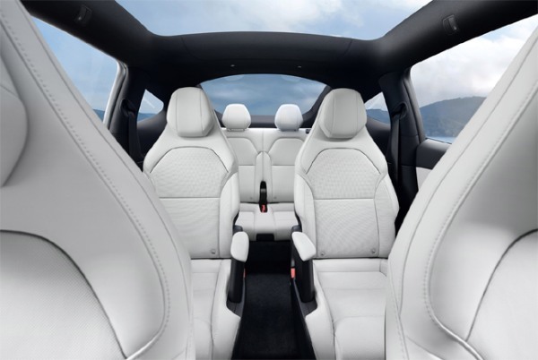 テスラ モデルYの3列シート仕様が日本上陸。車両価格は749万円～に設定