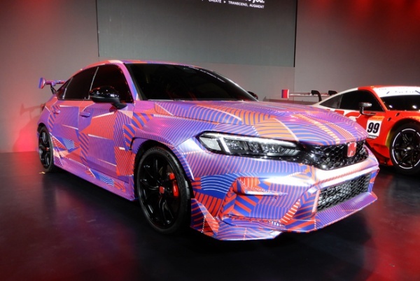 ホンダは東京オートサロン2026で“Honda Sports DNA”を象徴する新ラインの「SPORT LINE」と「TRAIL LINE」を発表