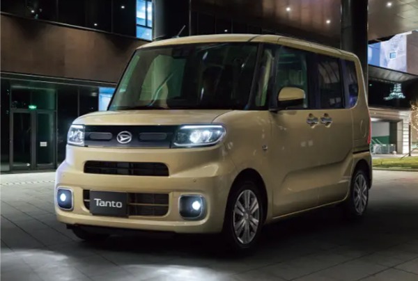 アルファロメオの新型コンパクトSUV「ジュニア」が待望の日本デビュー