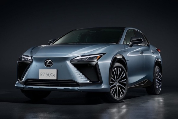 バッテリーEVのレクサスRZが大幅改良。運転する楽しさを追求した“F SPORT”を新設定