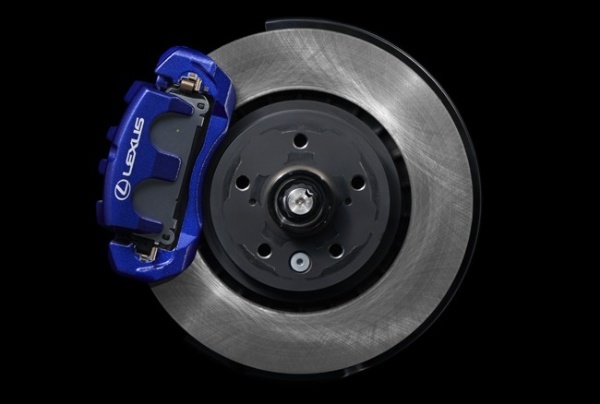 バッテリーEVのレクサスRZが大幅改良。運転する楽しさを追求した“F SPORT”を新設定