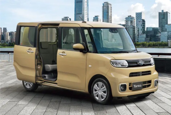 アルファロメオの新型コンパクトSUV「ジュニア」が待望の日本デビュー
