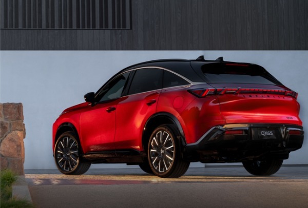 日産の高級ファストバックSUVの新型インフィニティQX65が初公開