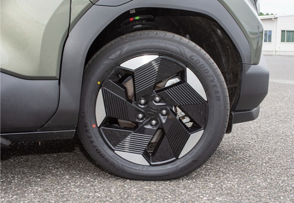 【最新モデル試乗】新発想「胸高まるSUV×BEV」登場。スズキeビターラの走りはワクワク無限大!