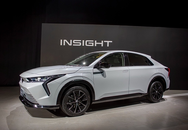 【ニューカー情報】今度のホンダ・インサイトはBEVで登場。航続距離500kmオーバー、スタイルと快適設計が自慢