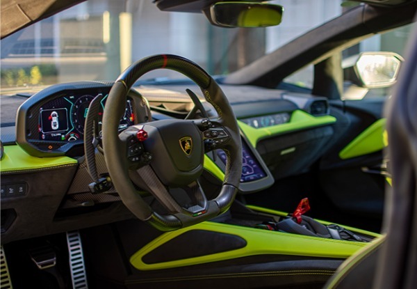 【情熱と革新／究極のアイデンティティ】最高出力1015cv、究極のV12スーパーPHEV。「ランボルギーニ・レヴエルト」のほとばしる高揚感