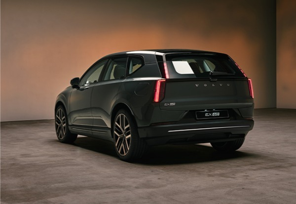 【最新モデル情報】ボルボEX60はゲームチェンジャーとなる次世代BEV。航続距離は810kmを実現