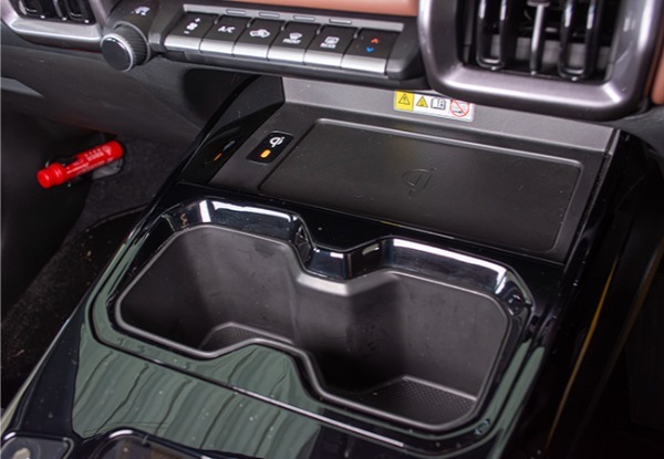 【最新モデル試乗】新発想「胸高まるSUV×BEV」登場。スズキeビターラの走りはワクワク無限大!