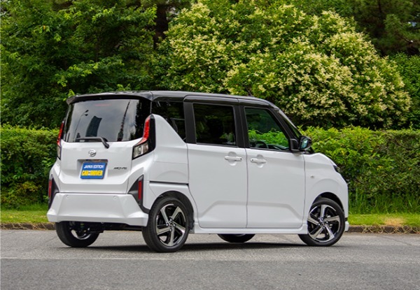 【最新モデル試乗】スライドドア初採用。「新型ダイハツ・ムーヴ」は、スタイリッシュで便利で走り優秀。「実用車の鑑」に絶賛認定!