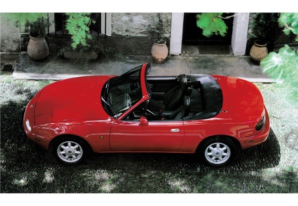 【カーデザインを語ろう】マツダ・ロードスターは絶滅の危惧にあったオープン2シーターを復権。一貫してFRライトウェイトの爽快さを追求