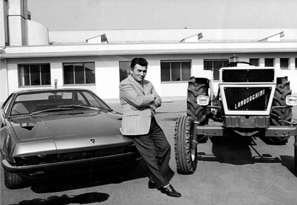 【情熱と革新／究極のアイデンティティ】自分たちのすべてを変えないために、すべてを変革「ランボルギーニのいまとこれから」