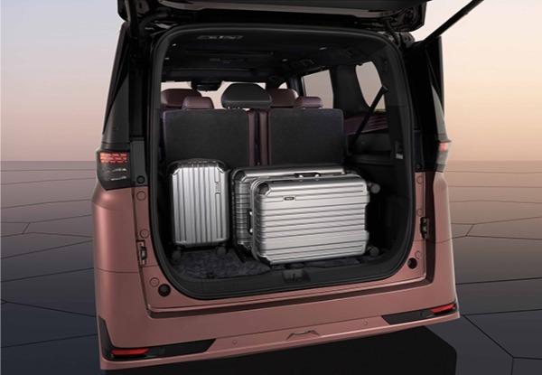 【注目モデルNEWS】日産の救世主となる資格十分！ 威風堂々の新型エルグランドは先進さ、快適さ、走りでライバルをリード。生粋のドライバーズミニバンが誕生した